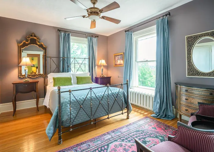 Historic Lion'S Head C1910 Bed & Breakfast Niagara Falls